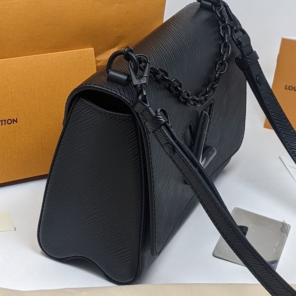 🚨Sale 🦄🎉HP🎉Louis Vuitton All Matte Black Twist MM Shoulder bag💕Rare! - Picture 10 of 16